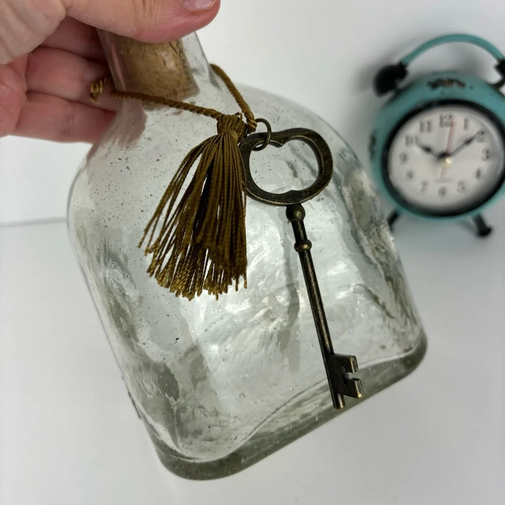 Vintage-Look- decor set-bottle & clock-aqua color
